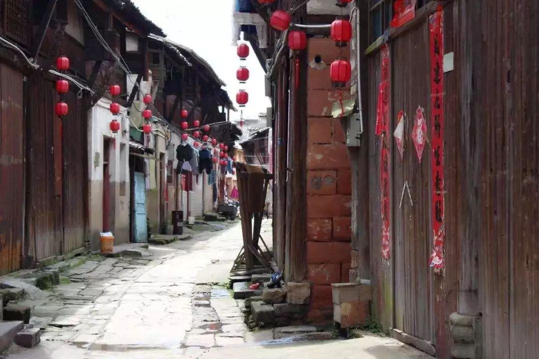 逃离幻想金字塔